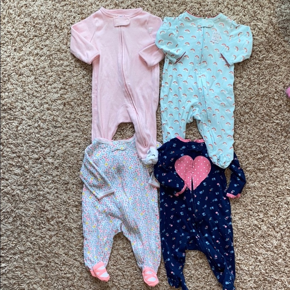 Lot of 4 3M girls Carter’s footed pajamas